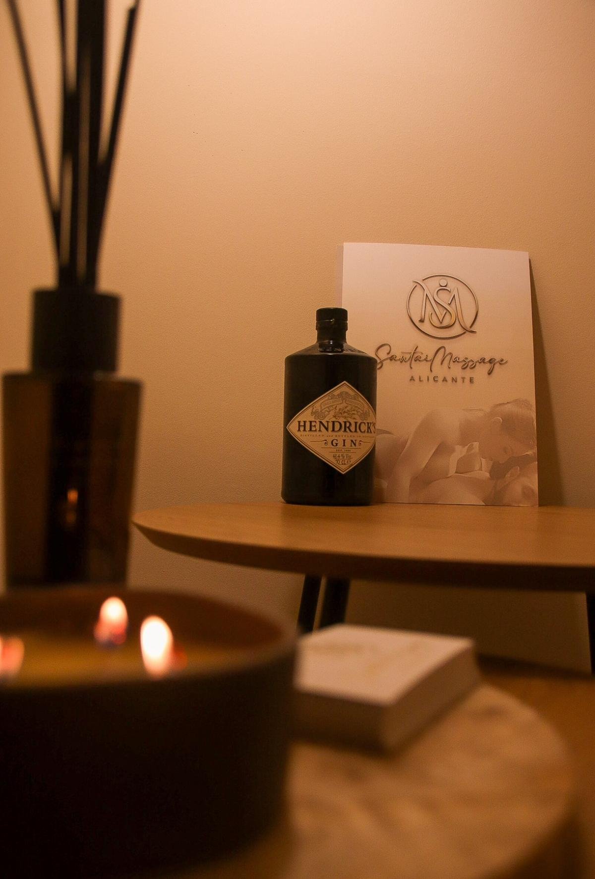Instalaciones íntimas de Santai Massage Alicante con diseño cuidado.