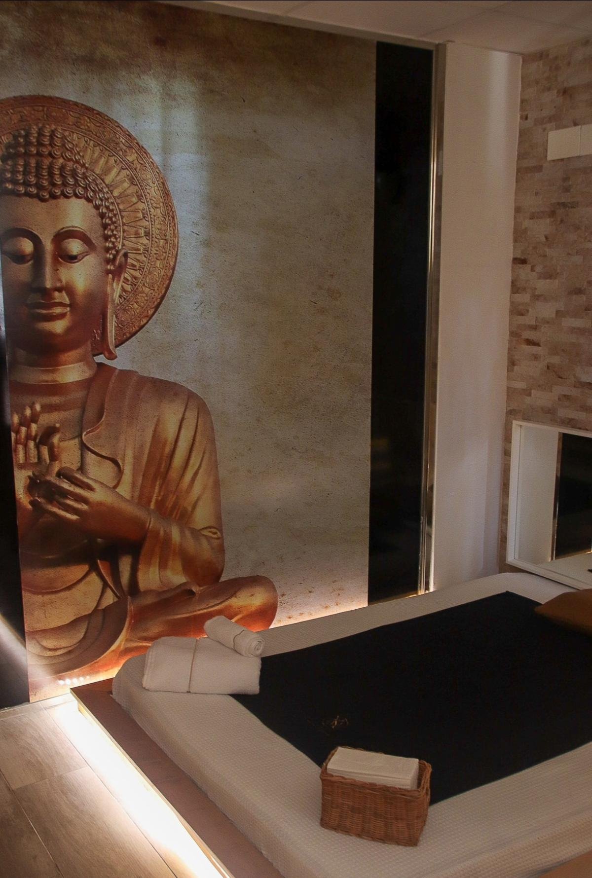 Zona privada para experiencias de masaje en Santai Massage Alicante.
